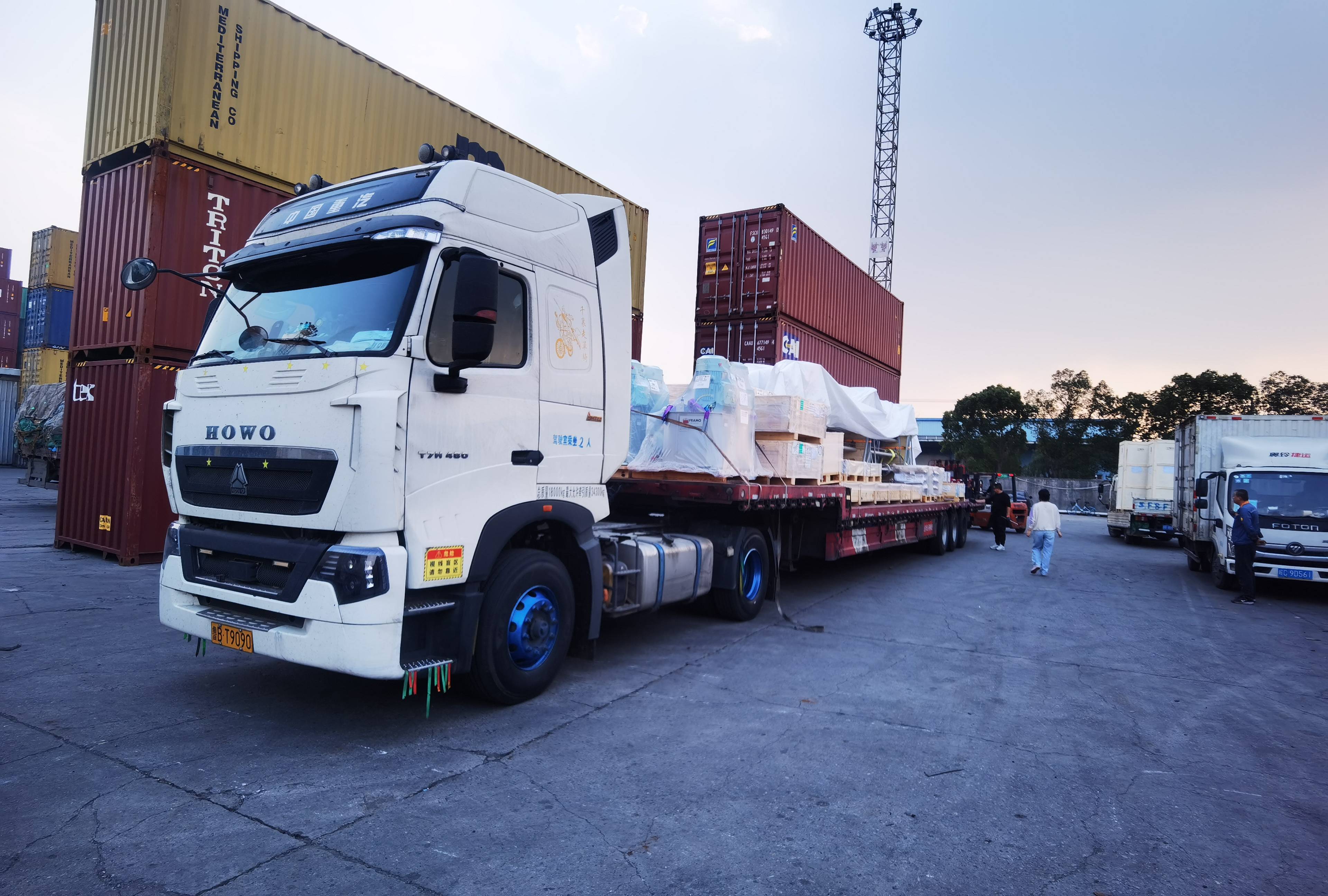 從河內(nèi)工廠到上海車間：一站式進(jìn)口二手設(shè)備物流解決方案