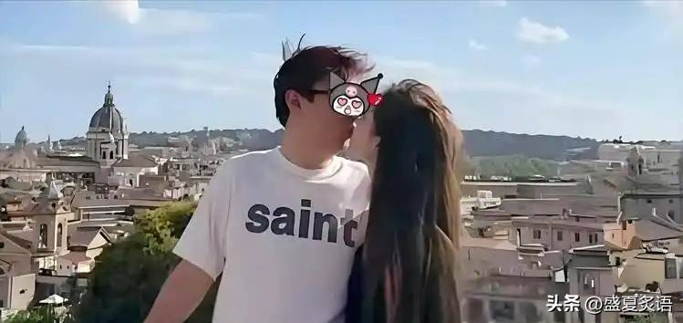 原創(chuàng)裝不下去了？王思聰左手送珠寶，右手變賣房產(chǎn)，對女友懶懶很寵溺