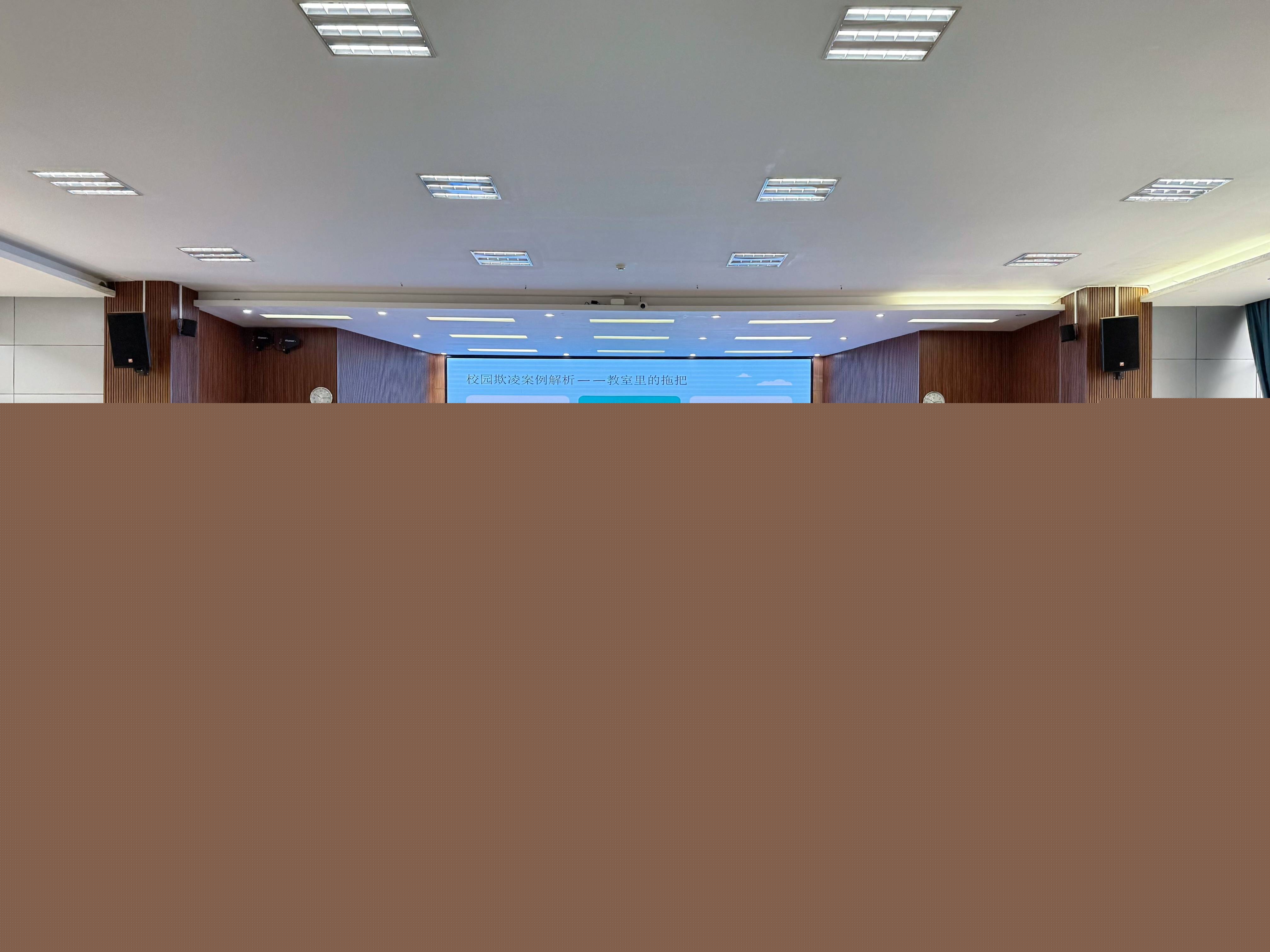 “拓法1線·雛鷹守未”校園“法律明白人工作室”“開學第一課”走進昆十中