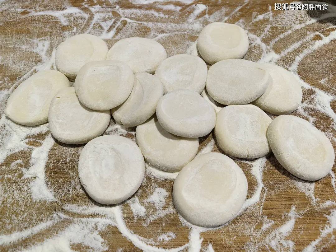 原創(chuàng)曬曬3口人的薄餅卷菜晚餐，比春餅還簡單，做法快速，營養(yǎng)好吃