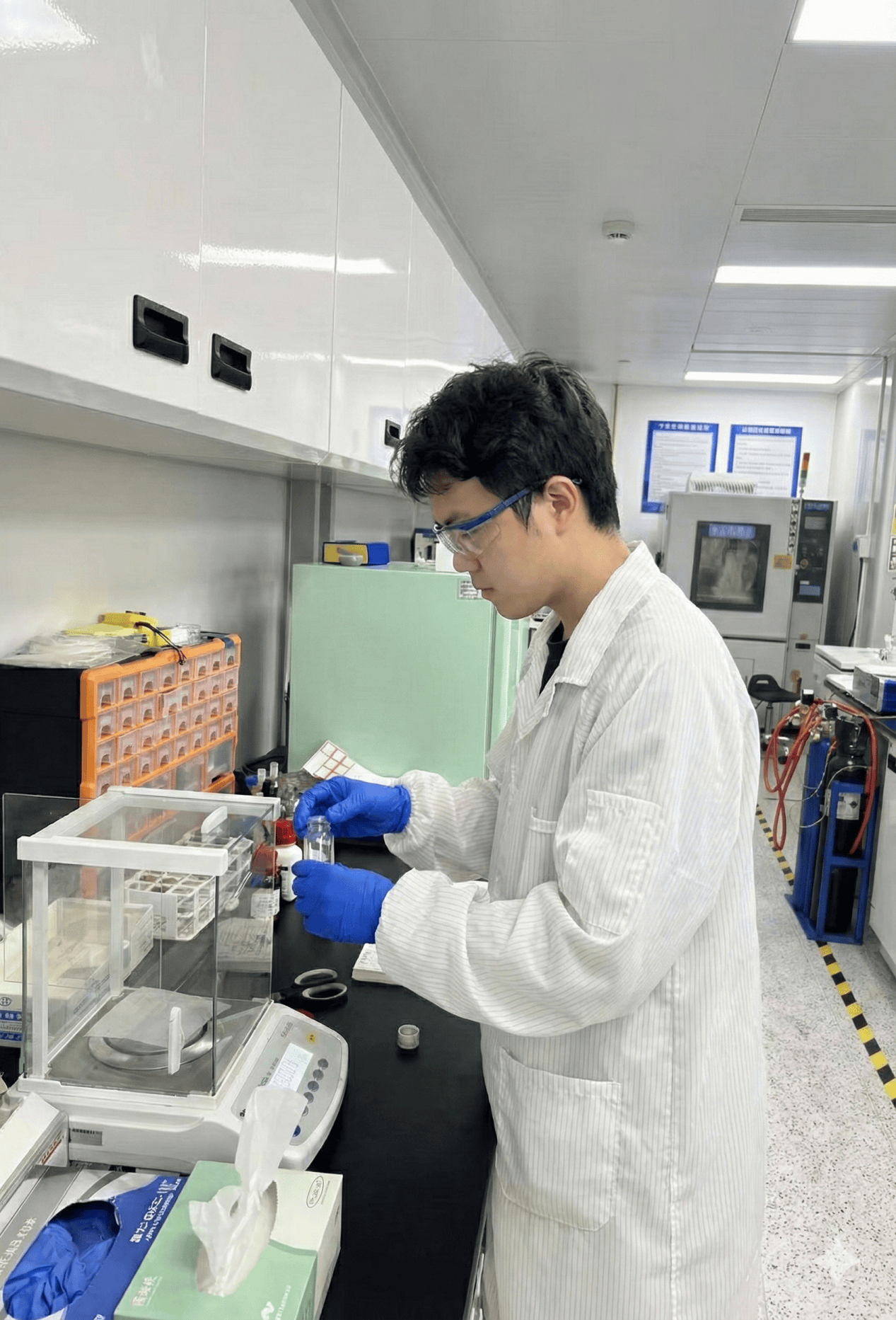 深職大學(xué)生團(tuán)隊研發(fā)新型滅火貼片 實現(xiàn)電氣火災(zāi)“滅早、滅小、滅源”