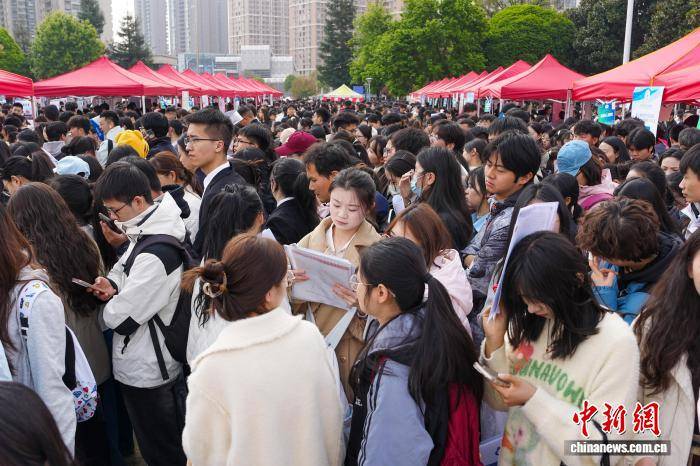 云南省舉辦醫(yī)藥類高校畢業(yè)生中醫(yī)類專場招聘會