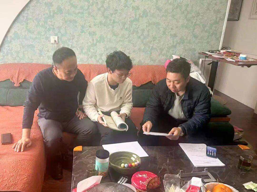 以溫情守護成長，石家莊精英中學(xué)開展家訪活動