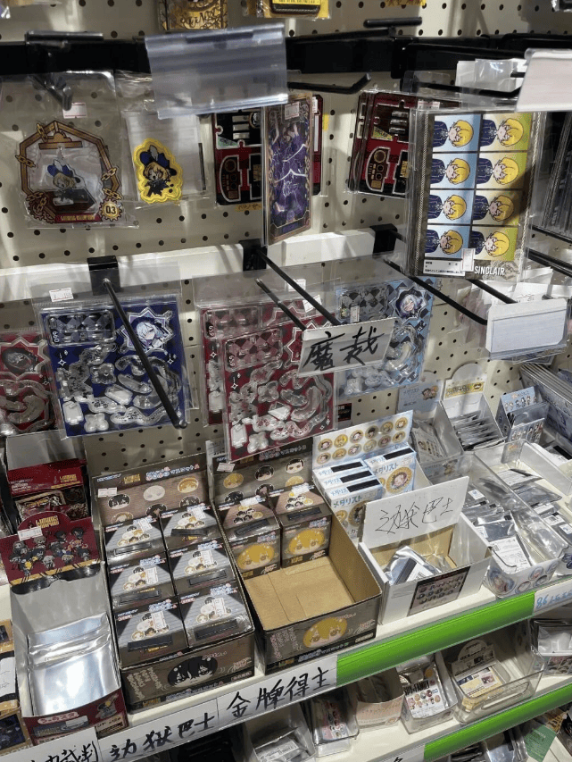 “谷子店”快速擴張背后亂象：合規(guī)界限模糊、未成年監(jiān)管缺位……