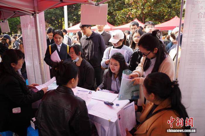 云南省舉辦醫(yī)藥類高校畢業(yè)生中醫(yī)類專場招聘會