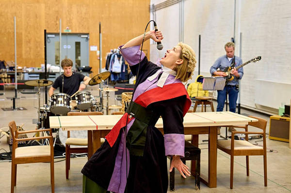 新潮觀魚：三八節(jié)上映的這部“女性主義電影”，為何高分低票房？