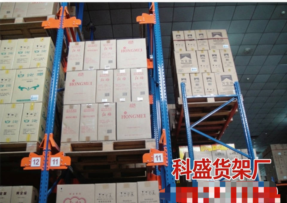 解惑貫通式穿梭貨架、高密度穿梭貨架、橫穿貨架視頻哪家比較靠譜