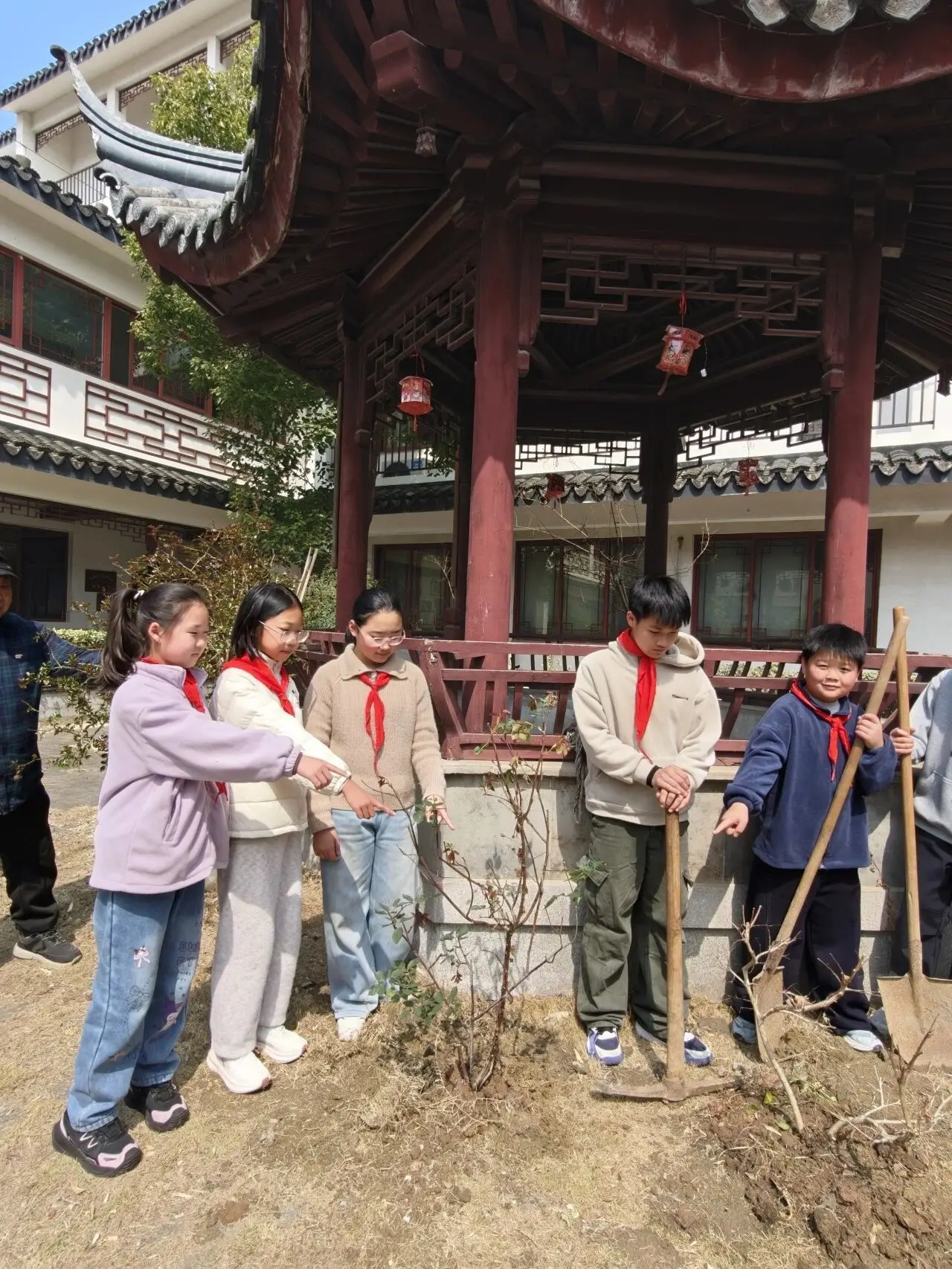 蘇州市山塘中心小學(xué)校開展植樹節(jié)活動
