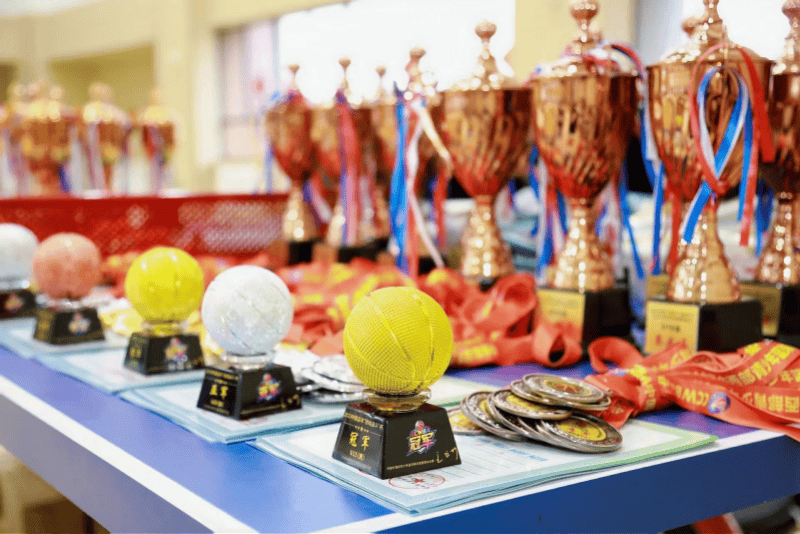 中國中西部青少年籃球錦標(biāo)賽，龍華中學(xué)男籃斬獲全國亞軍