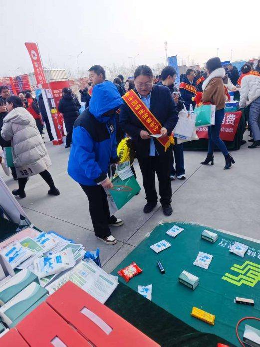 原創(chuàng)3·15消保宣傳進(jìn)物流港 趣味互動(dòng)守護(hù)金融安全