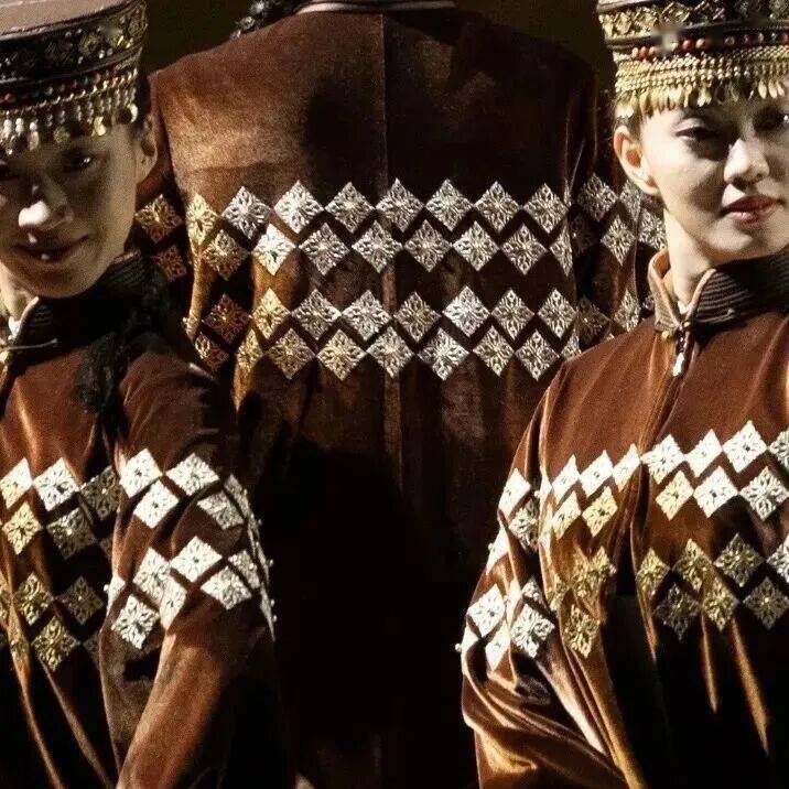 這部佟麗婭主演的舞蹈詩劇，用舞蹈書寫了民族的散文詩