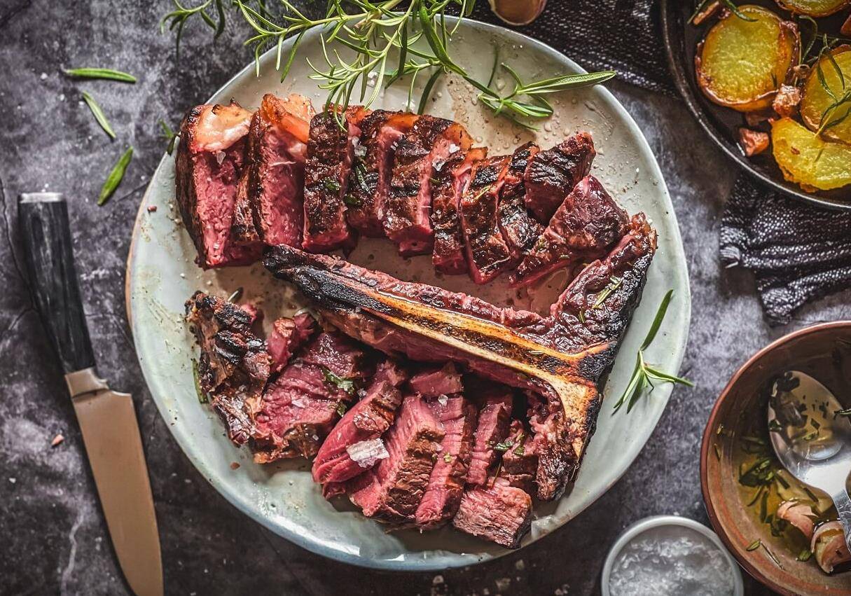原創(chuàng)憑什么佛羅倫薩牛排可以成為地標(biāo)性美食？揭開這塊牛排的美味秘密