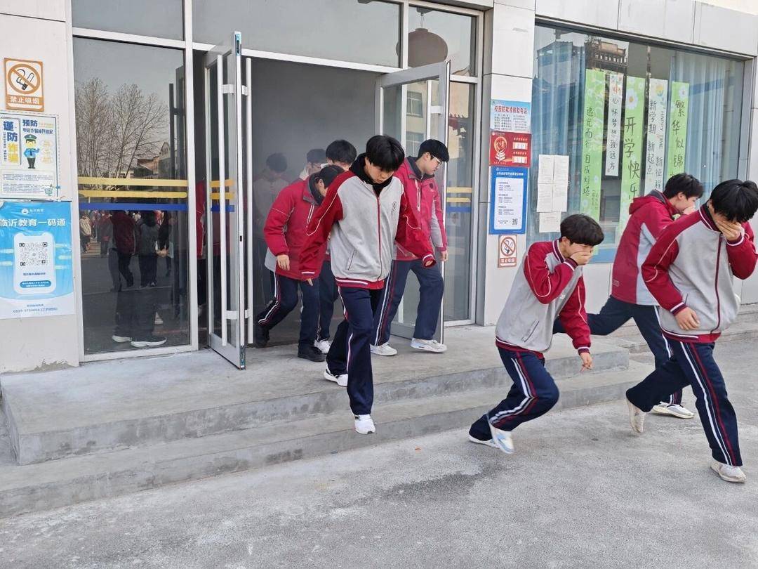 筑牢校園安全防火線，臨沂魯州高級中學舉行消防演練