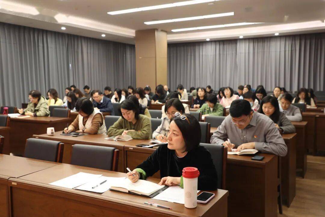 人民社黨總支召開樹立和踐行正確政績觀學(xué)習(xí)教育動(dòng)員大會(huì)