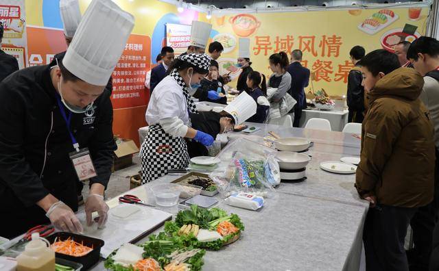 北京年后首場(chǎng)大型招聘會(huì)開場(chǎng)！有人下火車拎箱子直奔現(xiàn)場(chǎng)