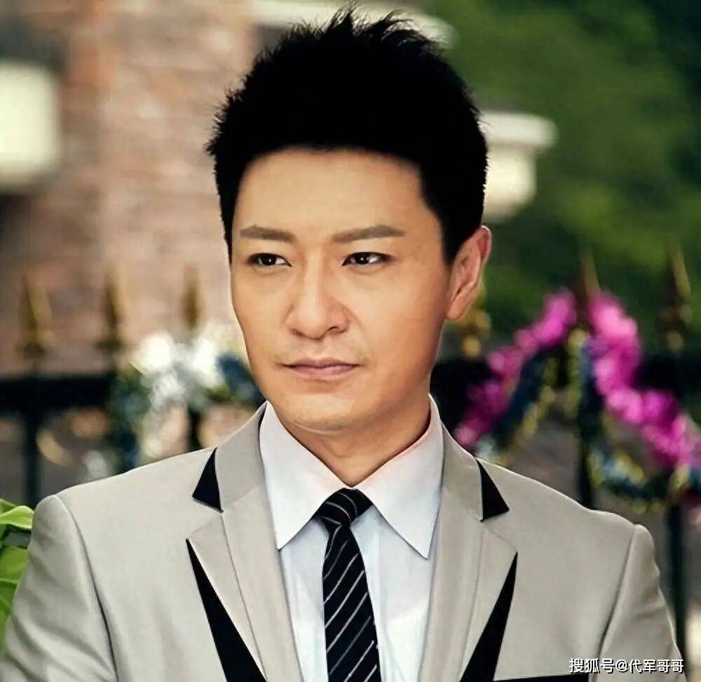 原創(chuàng)49歲李宗翰近況曝光！堅(jiān)持不婚不育，如今與母親相依為命到處旅游