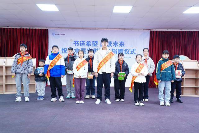 一本圖書，一份愛心；一個書角，一片星空！肖莊小學書香氤氳