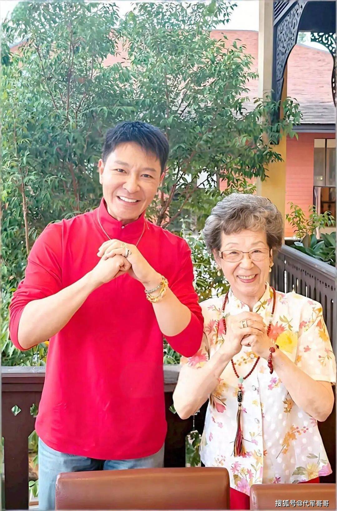 原創(chuàng)49歲李宗翰近況曝光！堅持不婚不育，如今與母親相依為命到處旅游