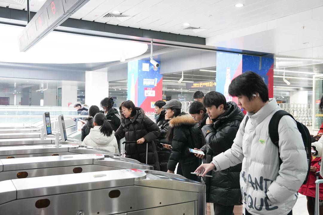 @在校大學(xué)生，濟(jì)南地鐵乘車5折優(yōu)惠福利來了