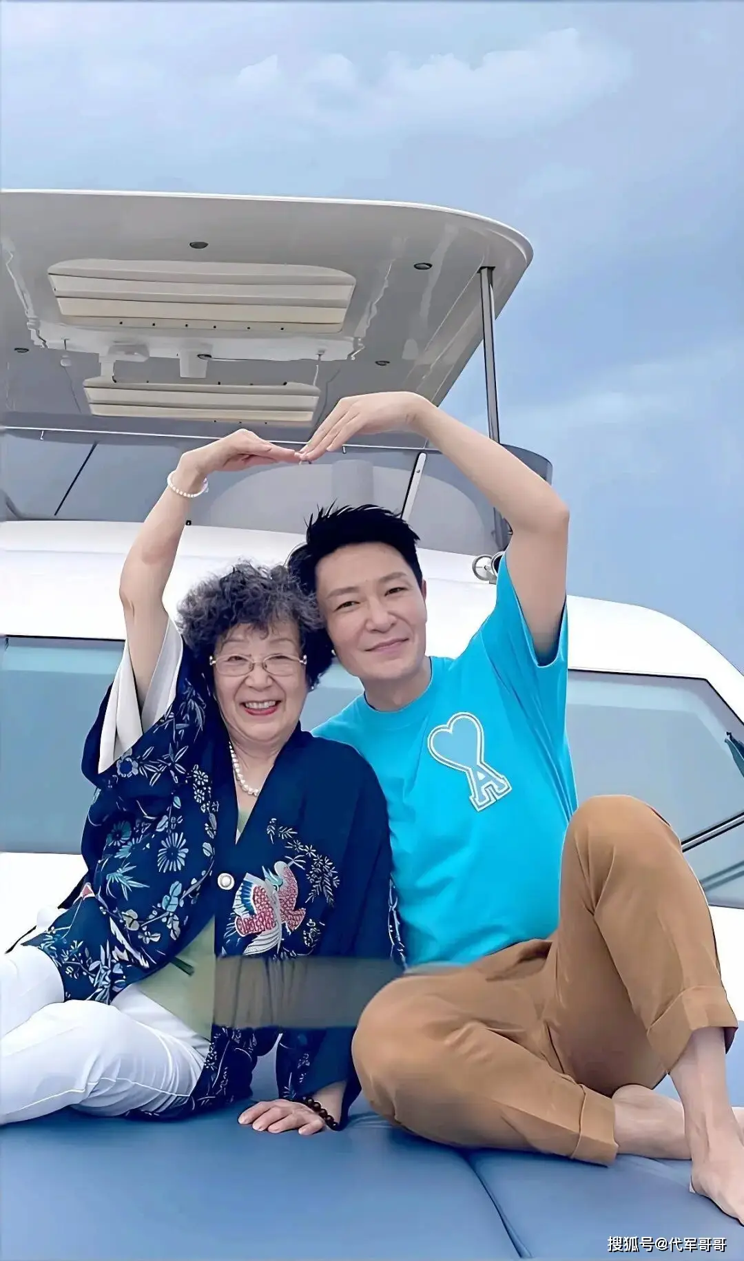 原創(chuàng)49歲李宗翰近況曝光！堅(jiān)持不婚不育，如今與母親相依為命到處旅游