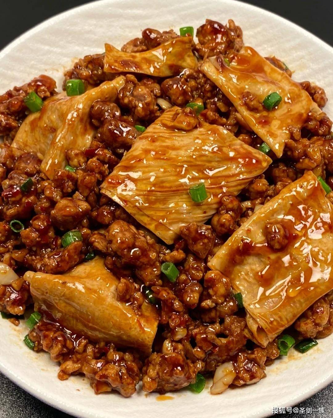 在家請客別發(fā)愁！8道菜譜搞定一桌席，簡單好吃還撐場面！