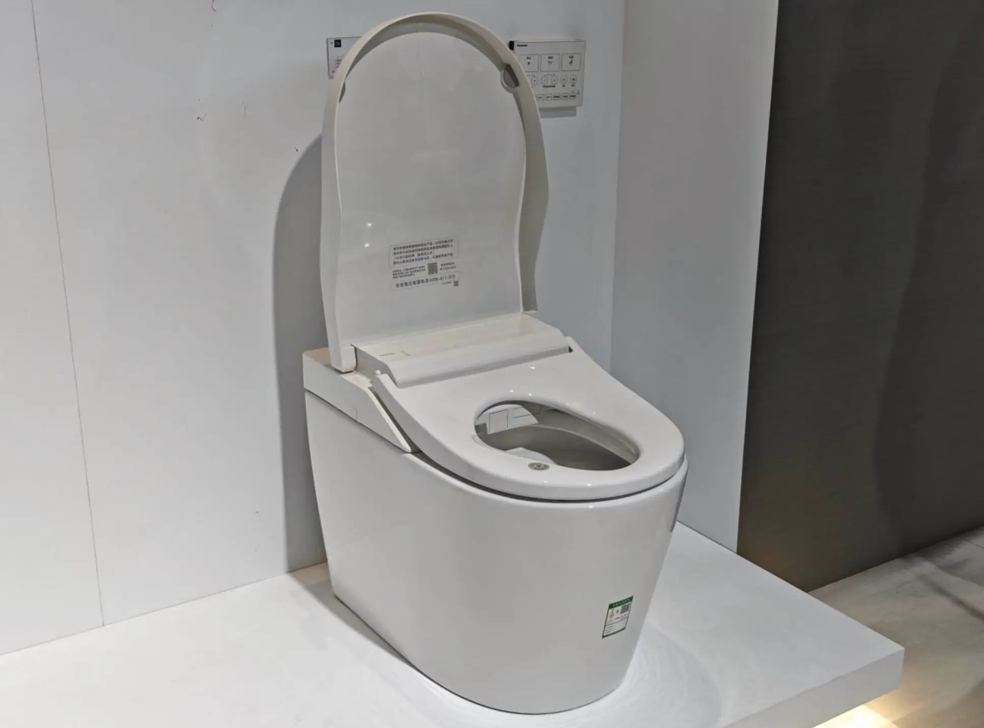 衛(wèi)浴「擠」進(jìn)AWE核心圈：海爾、松下各亮王牌，鴻蒙智選引發(fā)新變數(shù)？