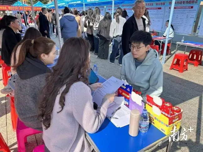 節(jié)后用工求職熱，潮安專場招聘會近500人達成就業(yè)意向