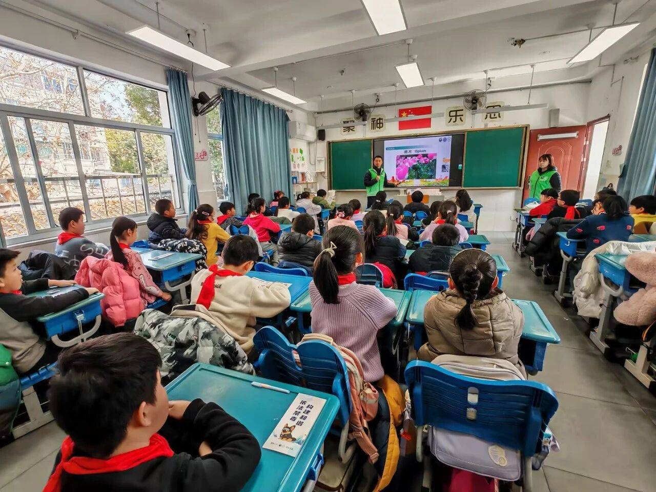 蘇州市三元實(shí)驗(yàn)小學(xué)校開(kāi)展了禁毒普法宣傳教育主題活動(dòng)