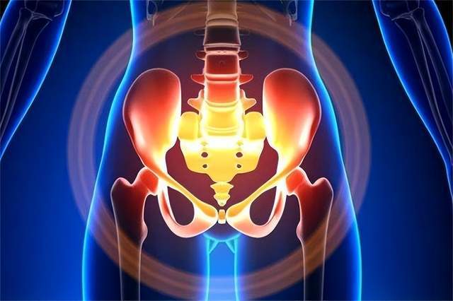 原創(chuàng)女性下腹疼痛別硬扛，小心盆腔炎，出現(xiàn)6類癥狀，及時(shí)就醫(yī)篩查