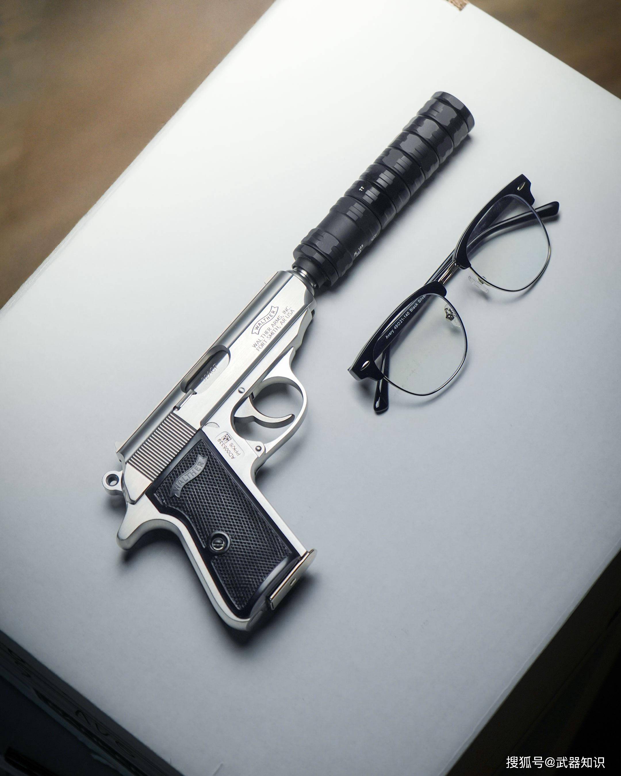 原創(chuàng)法律催生的混血經(jīng)典 瓦爾特PPKS 如何靠積分補(bǔ)丁重返美國(guó)