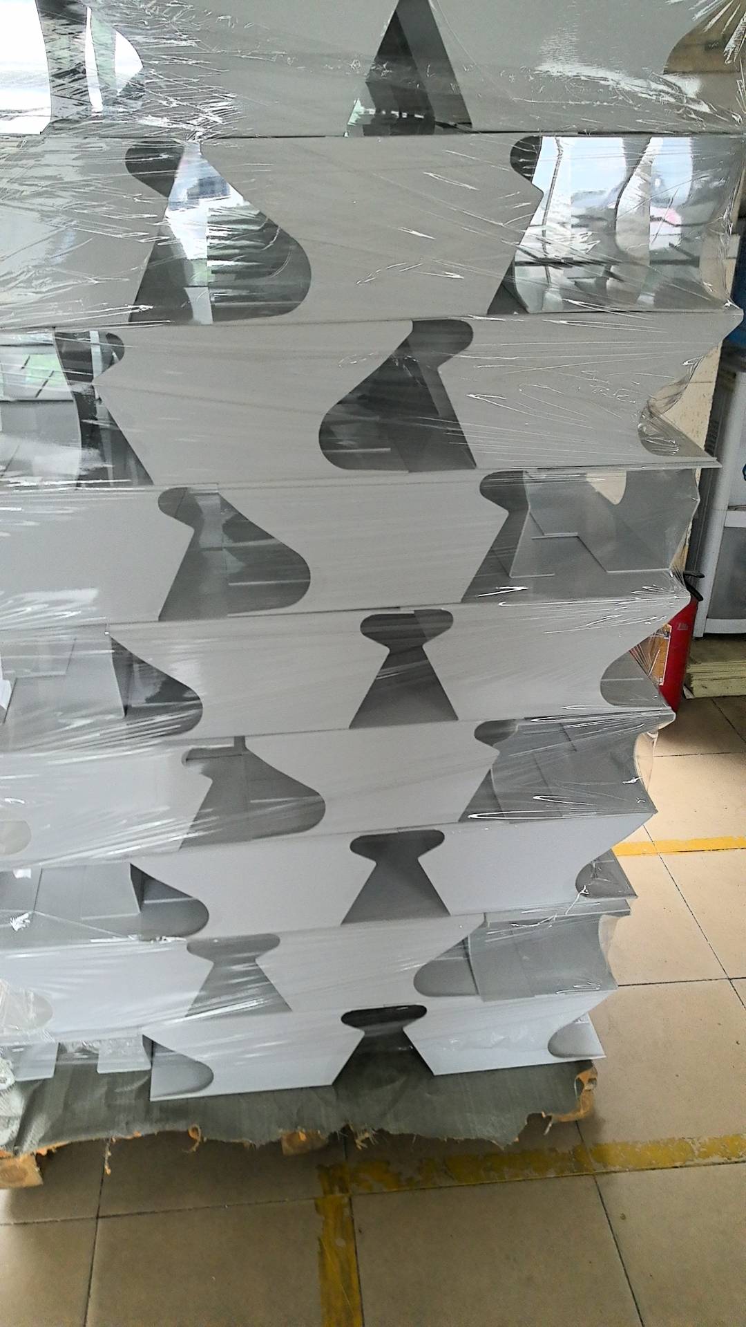 解惑PP板雕刻加工、PVC板雕刻加工價(jià)格，吸塑外殼雕刻加工怎么選