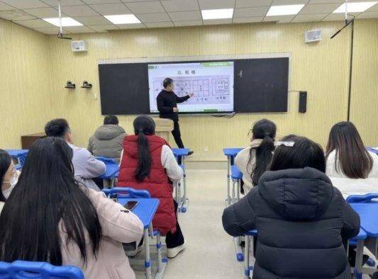 淄博市博山區(qū)四十畝地小學(xué)舉辦青年教師成長營培訓(xùn)會