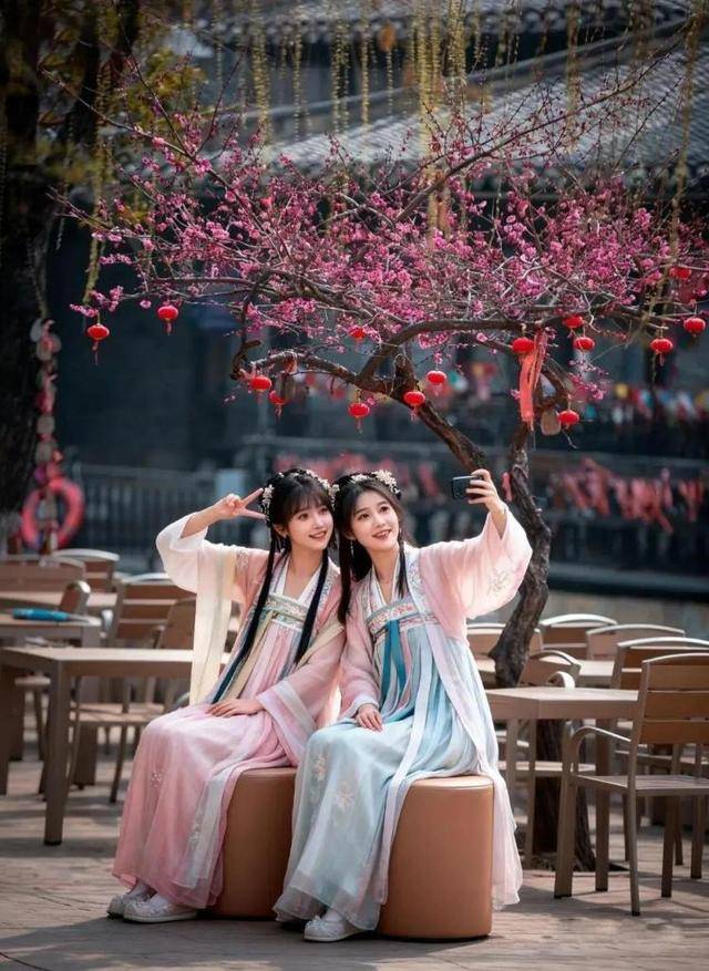 速收藏！棗莊臺(tái)兒莊古城春之花影與夜燈，錯(cuò)過(guò)再等一年喲！