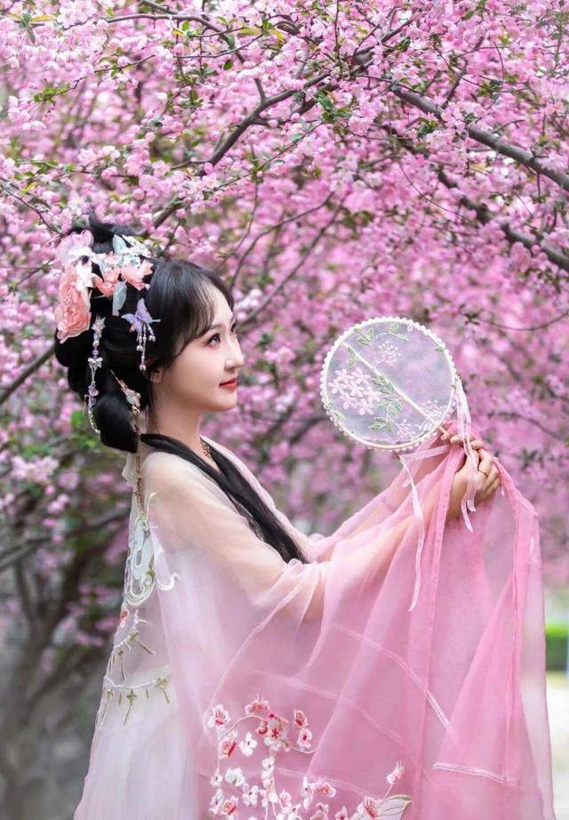 速收藏！棗莊臺(tái)兒莊古城春之花影與夜燈，錯(cuò)過(guò)再等一年喲！