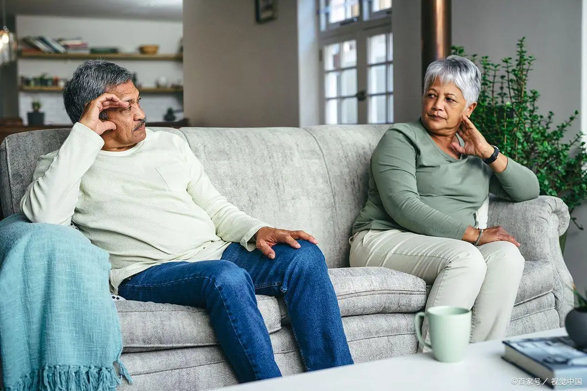 原創(chuàng)一記耳光：56歲大叔抵押房產(chǎn)再婚，10萬(wàn)彩禮為何換來(lái)“不如一條狗”的結(jié)局？