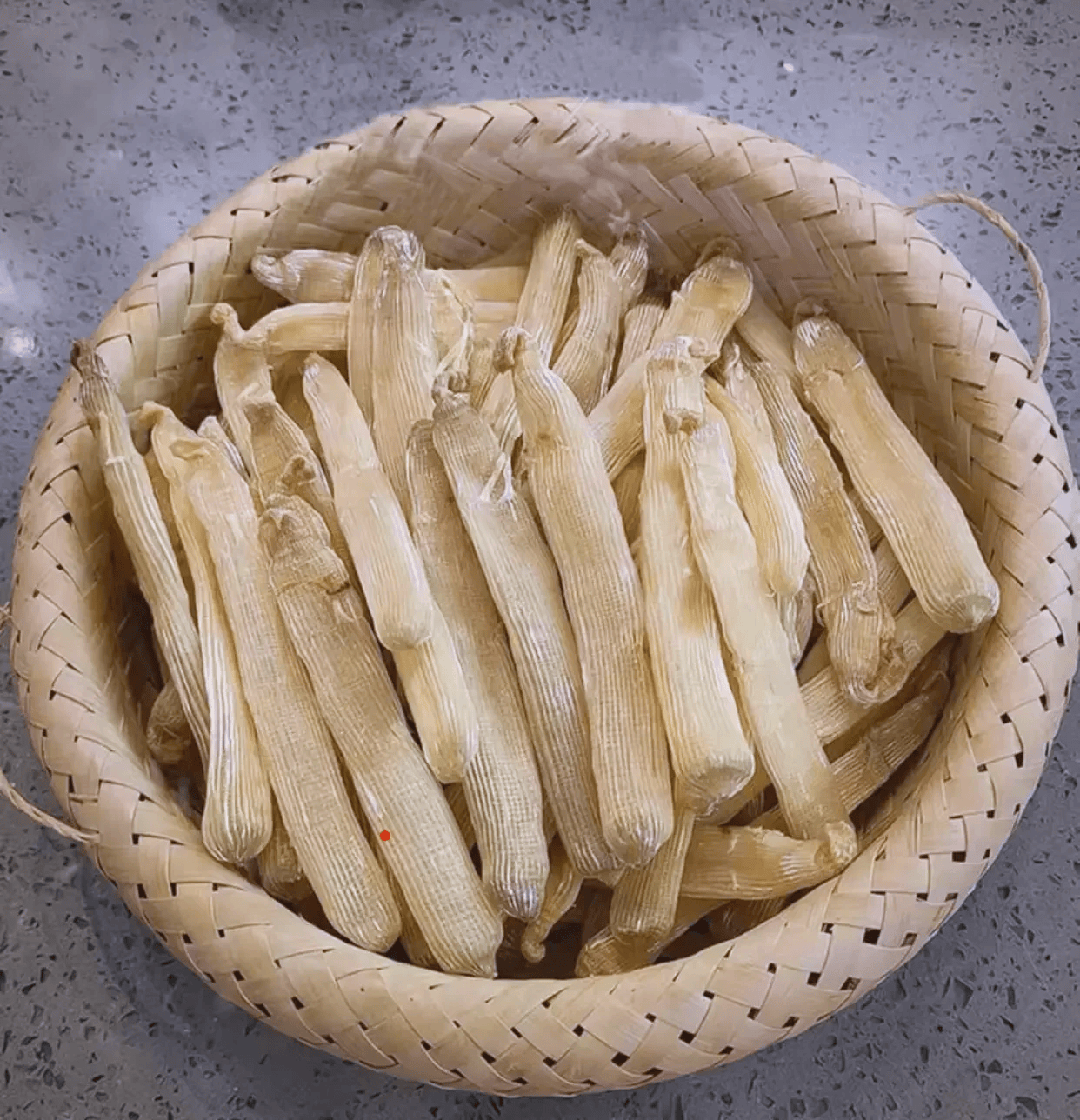 原創(chuàng)北海旅游必帶！6 種寶藏特產(chǎn)美食，每一口都是濱海鮮醇，錯過等于白來