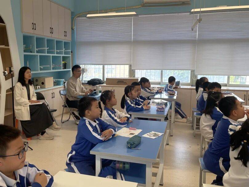 教材里的“自己人”！深圳6名小學(xué)生亮相全國(guó)新教材