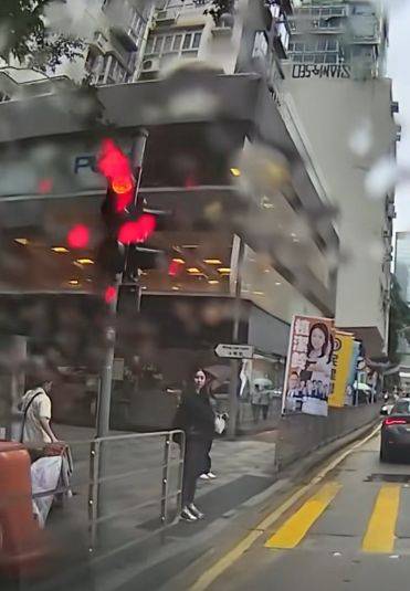 原創(chuàng)52歲前TVB花旦瘦身成功，顏值恢復(fù)巔峰狀態(tài)，近年轉(zhuǎn)戰(zhàn)日本經(jīng)營房產(chǎn)公司