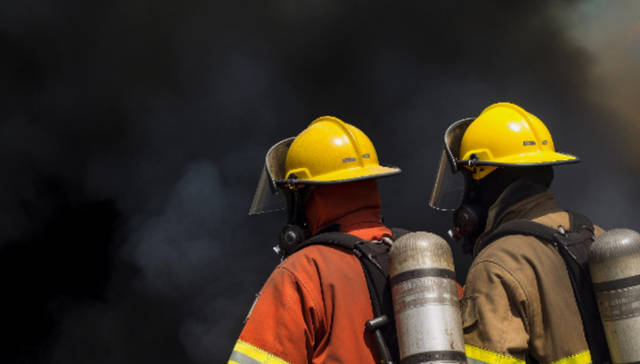 內(nèi)蒙古一化工企業(yè)爆炸致2失聯(lián)3傷，當(dāng)?shù)卣簺]有居民受傷，部分門窗受損