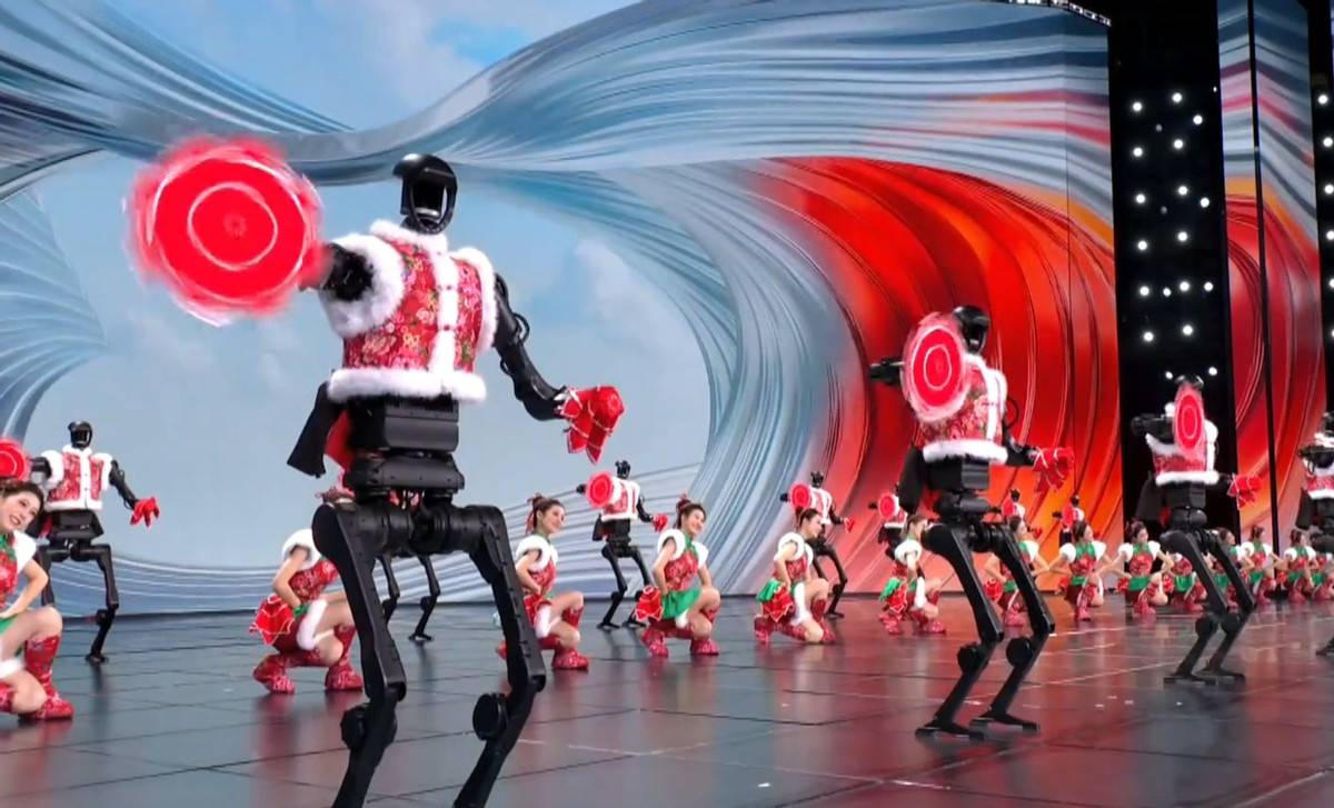 黃曉明和杜華，投了一家機(jī)器人租賃公司