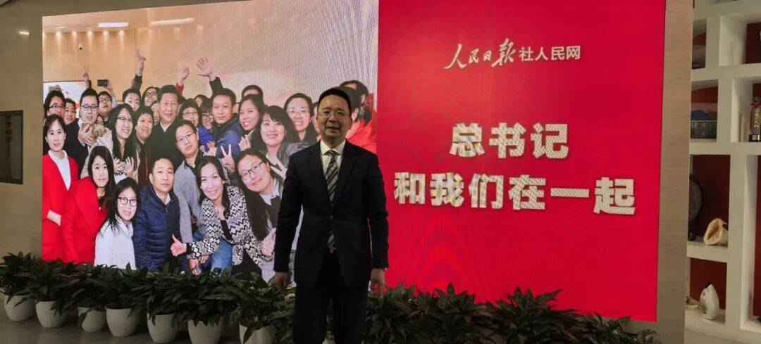 福臨門(mén)恒溫門(mén)窗創(chuàng)始人梁曉東受邀出席人民網(wǎng)·全國(guó)兩會(huì)“健康中國(guó)人”系列圓桌座談，共話發(fā)展新篇