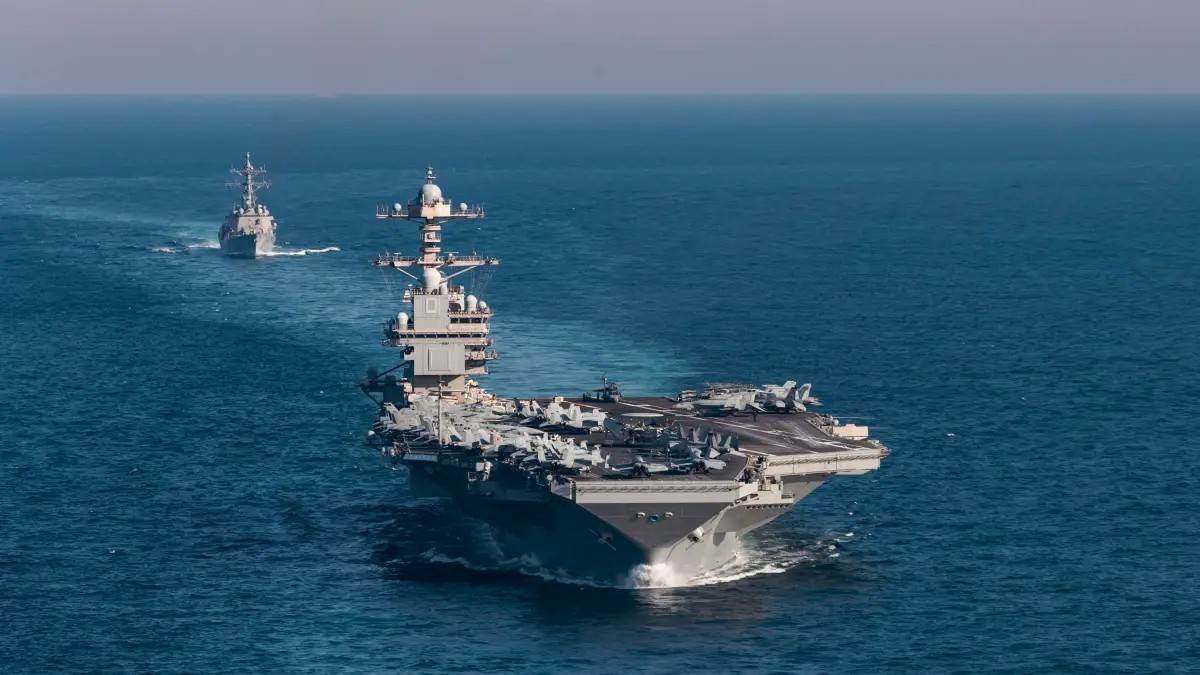 原創(chuàng)大火燒超30小時！福特號內(nèi)部慘狀曝光，600人只能睡地板