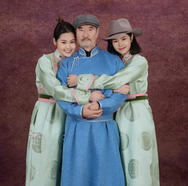 原創(chuàng)曝“成吉思汗”扮演者巴森移民蒙古！妻子發(fā)文回應(yīng)，已被授予博士