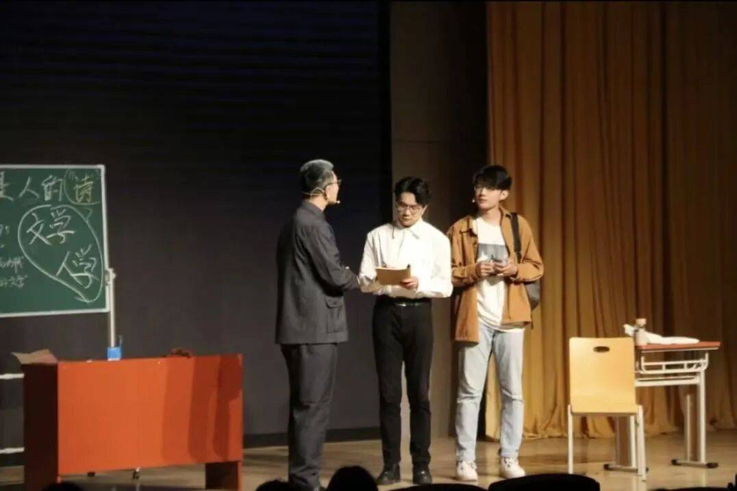 梧桐青年戲劇節(jié) | 青年共創(chuàng)，點(diǎn)燃戲劇燭火——主創(chuàng)團(tuán)隊(duì)招募通道開(kāi)啟！