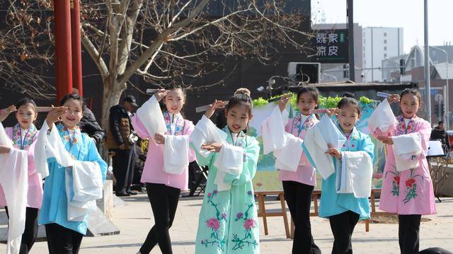 春分日，這所小學(xué)辦了一場詩歌音樂會