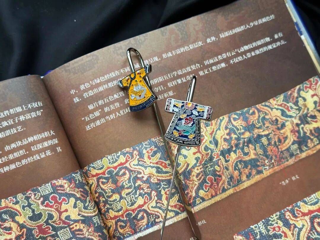 琺瑯器、漆器、文房、壁畫、繪畫、書法、衣冠、珠寶、兵器、建筑，《國粹全書》