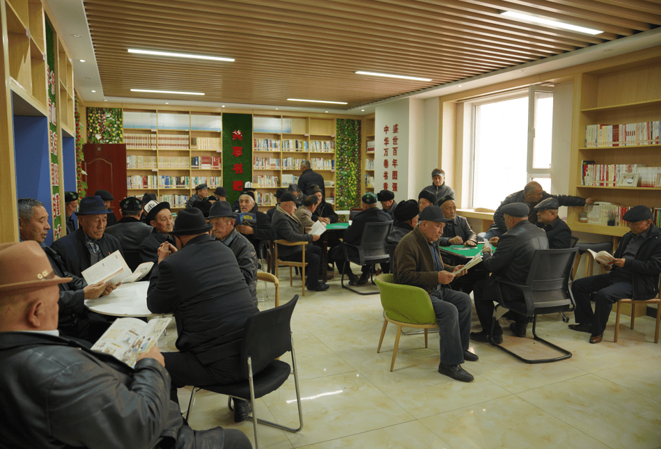 小陣地撬動大民生：阿圖什市社區(qū)圖書館成為文化惠民的“加油站”