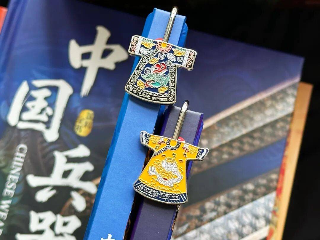 琺瑯器、漆器、文房、壁畫、繪畫、書法、衣冠、珠寶、兵器、建筑，《國粹全書》