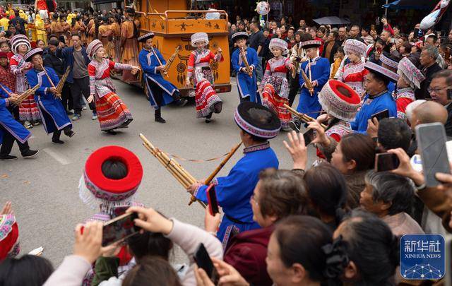 “空中戲劇”非遺巡游：流動的民俗盛宴