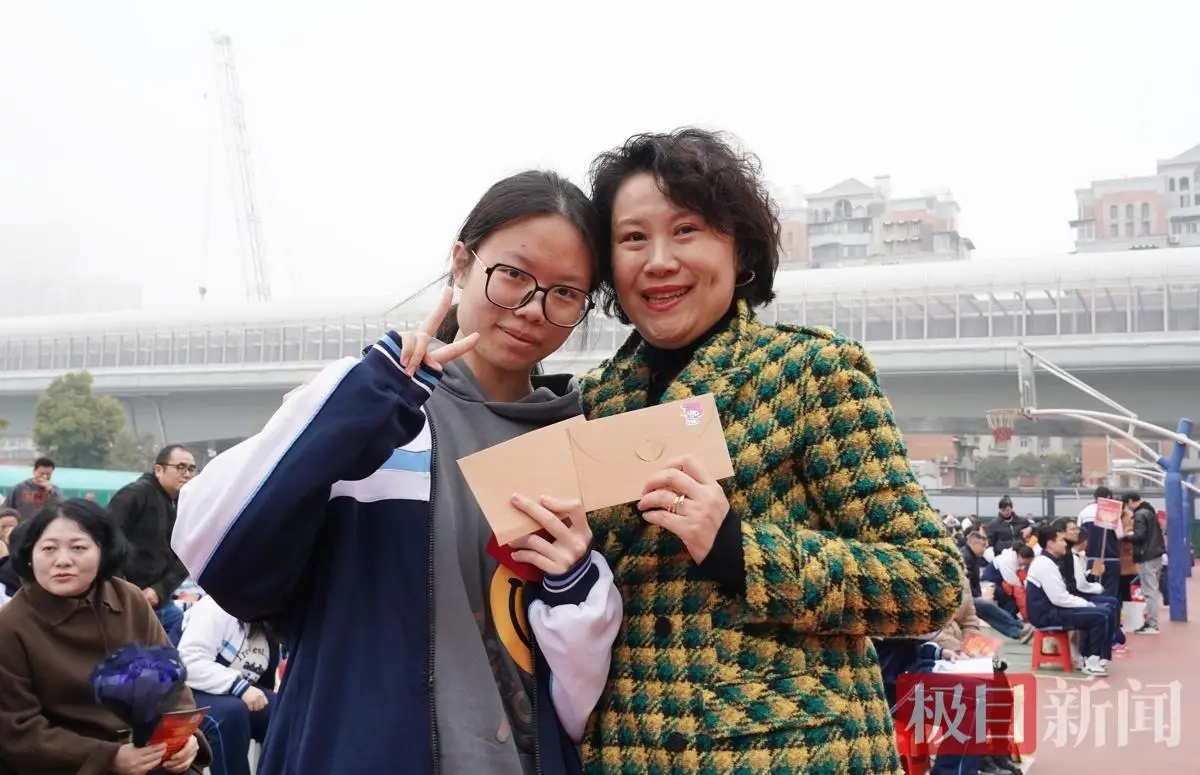 大學(xué)中學(xué)“同臺共講”，成人禮變身思政大課堂